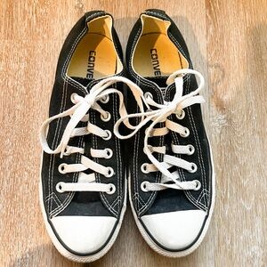 Black Low Rise Converse Mens Size 8 Women’s Size 6